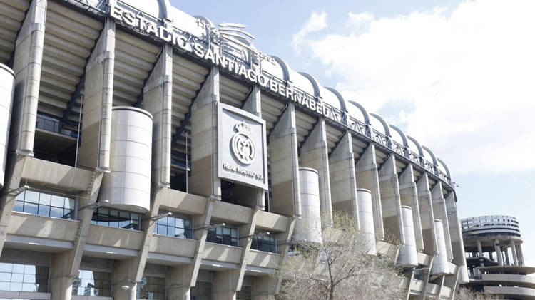 ¿Es más caro vivir al lado del Bernabéu o del Camp Nou?