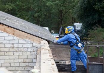 Publicadas ayudas en Extremadura para retirar amianto y mejorar seguridad laboral