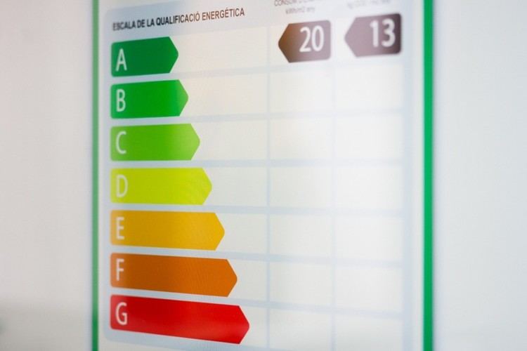 MITECO amplía la certificación de eficiencia energética en edificios