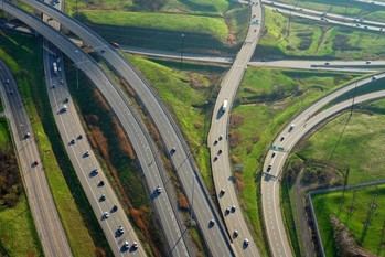 Ferrovial aumenta su participación en la autopista 407 ETR al 48,29%