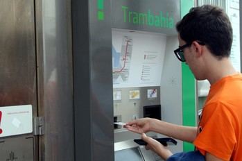 Junta de Andalucía invierte 1,3 millones en mantenimiento del sistema de billetaje del Trambahía