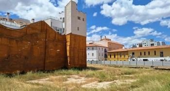 Tres empresas presentan ofertas para construir 50 viviendas protegidas en El Perchel, Málaga