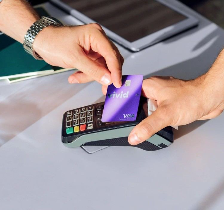 Vivid y Adyen lanzan solución de pagos instantáneos para empresas en Europa