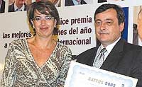 Mejor Gestión Cooperativa. Carmen de Miguel, secretaria general de Empleo del Ministerio de Trabajo, hizo entrega del premio a Jesús Díez Ucar, presidente de GCC Moralpardo, por su espíritu cooperativo y la solidez de su proyecto empresarial.
